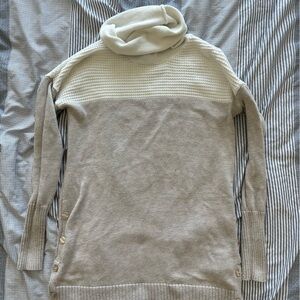 NWOT Tahari mockneck sweater